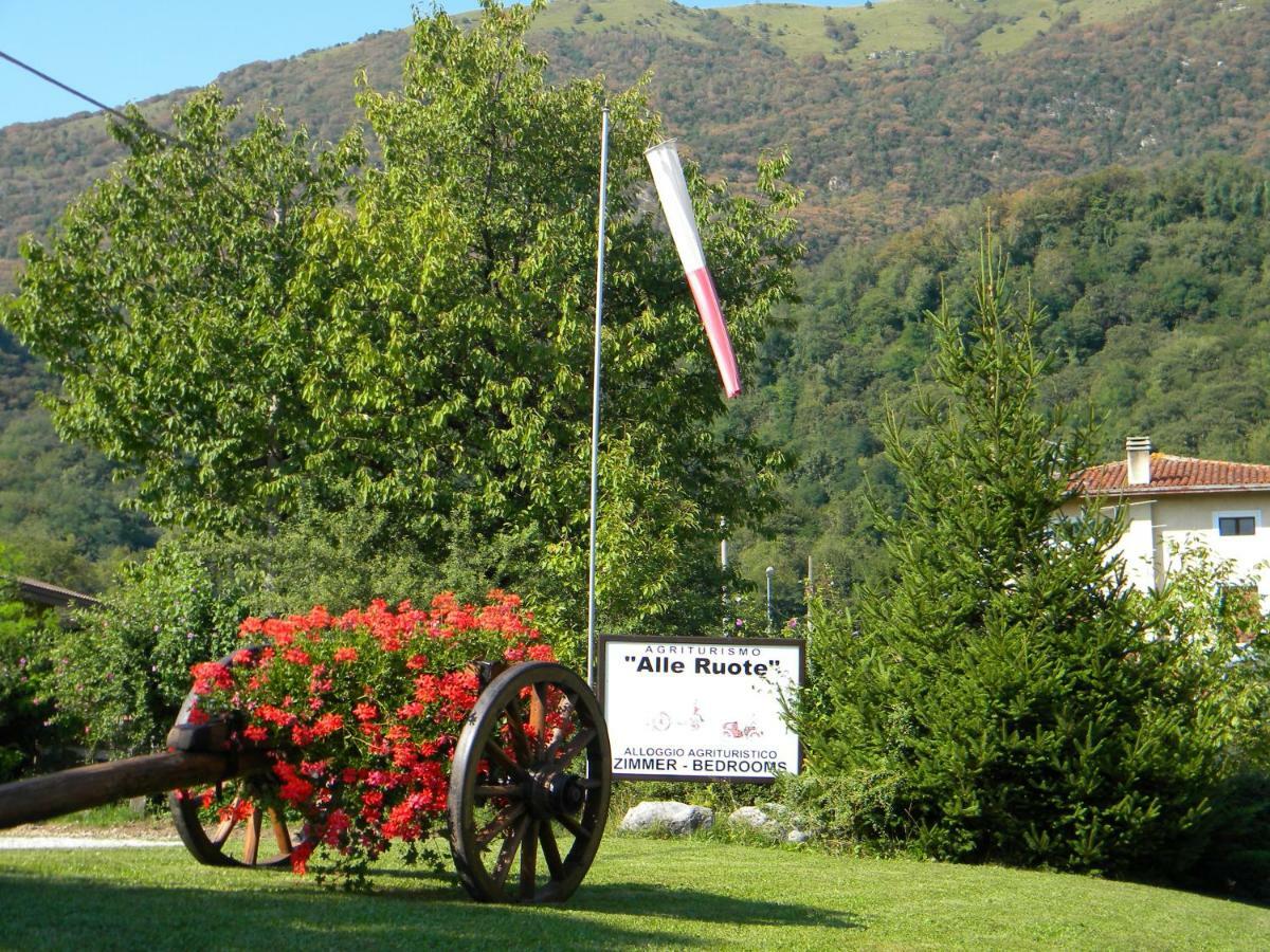 Вилла Agriturismo Alle Ruote Meduno Экстерьер фото